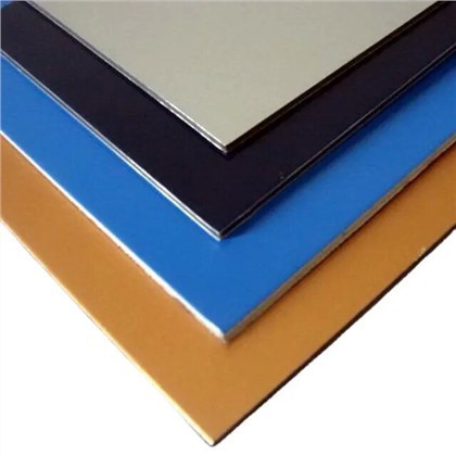 Folha ACP branco marfim de alto brilho para exterior